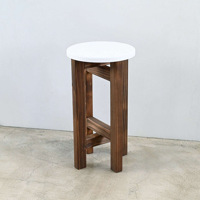 低くて小さなスツール【白】