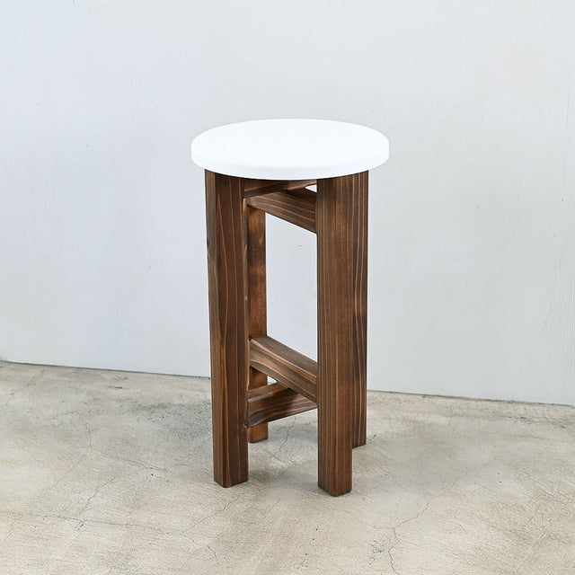 低くて小さなスツール【白】
