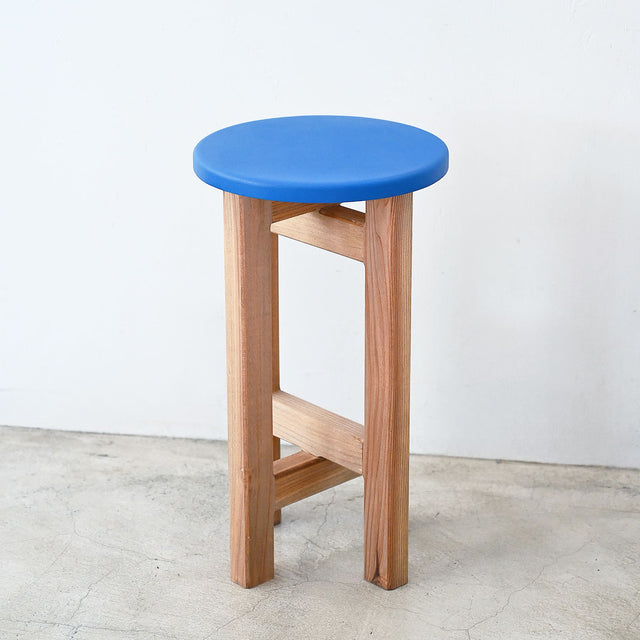 低くて小さなスツール【青】
