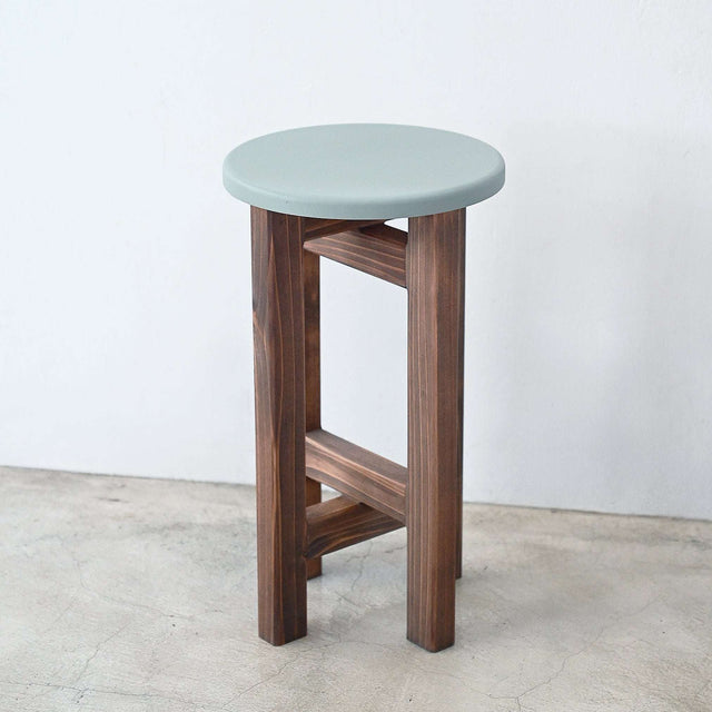 低くて小さなスツール【オリーブ】