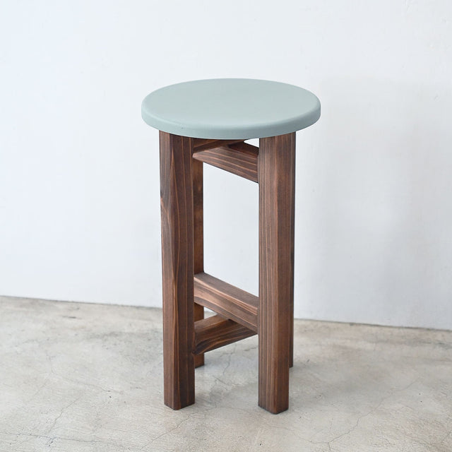 低くて小さなスツール【オリーブ】