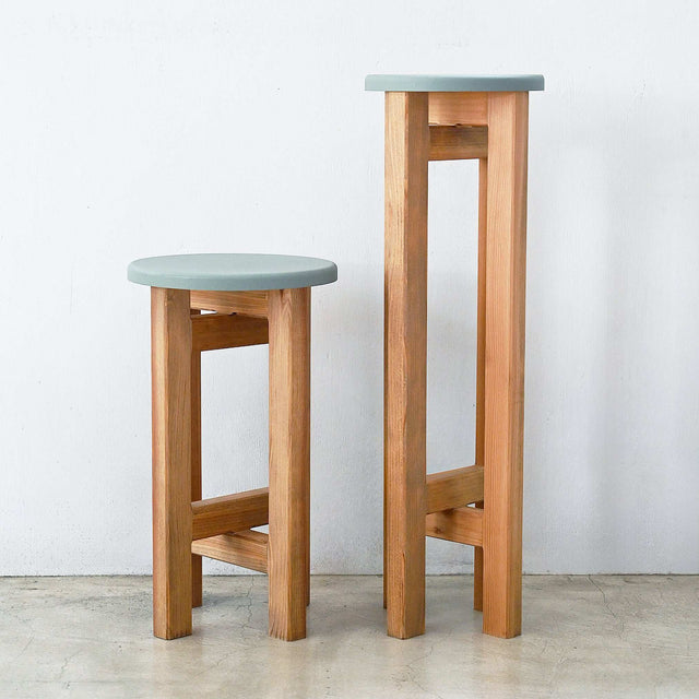 低くて小さなスツール【オリーブ】