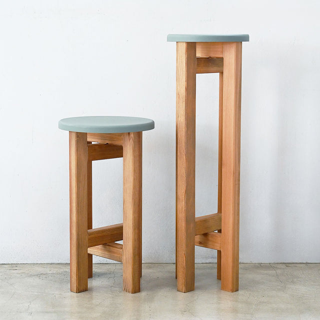 低くて小さなスツール【オリーブ】