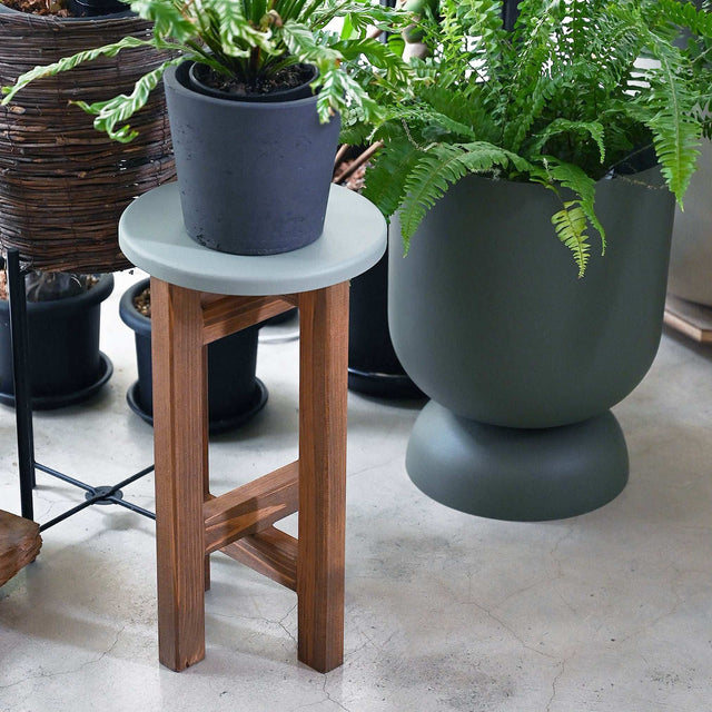 低くて小さなスツール【オリーブ】