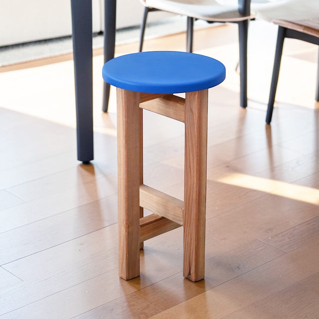 低くて小さなスツール【青】