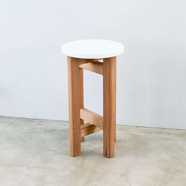 低くて小さなスツール【白】
