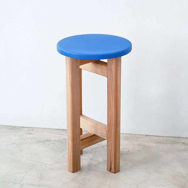 低くて小さなスツール【青】