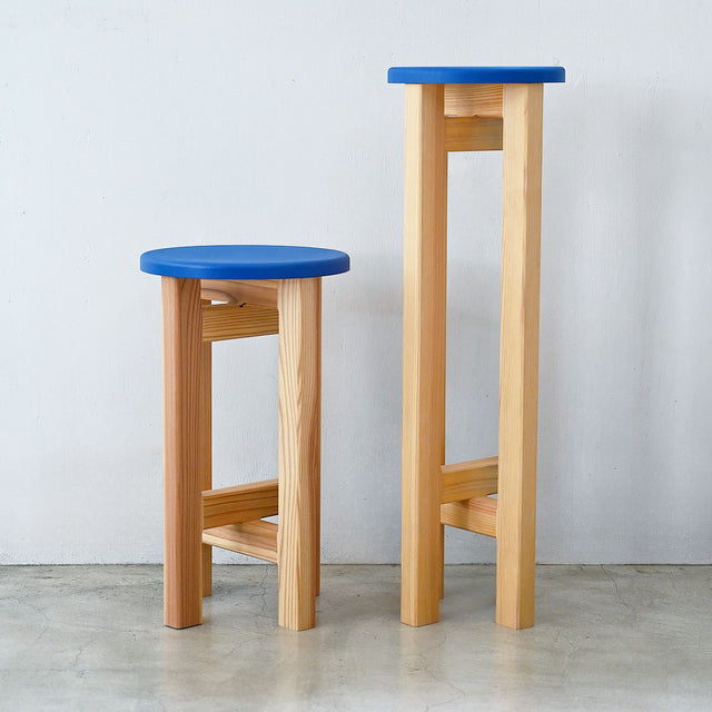 低くて小さなスツール【青】