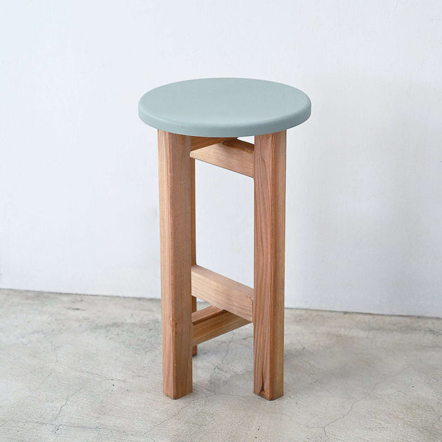 低くて小さなスツール【オリーブ】