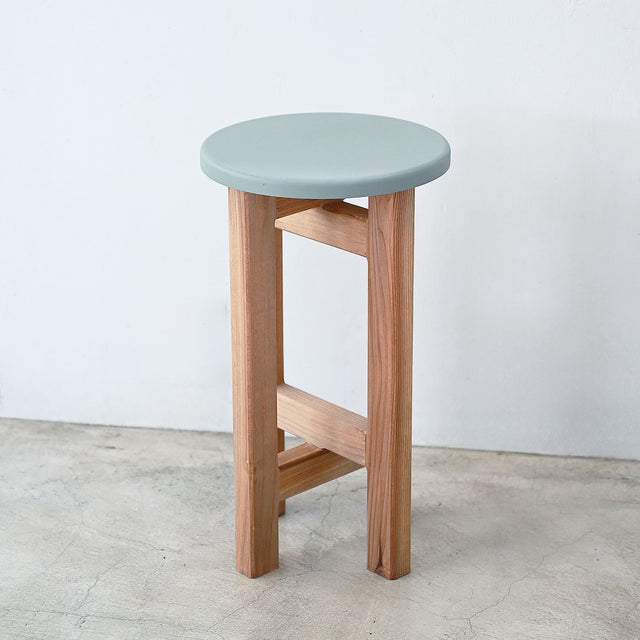 低くて小さなスツール【オリーブ】